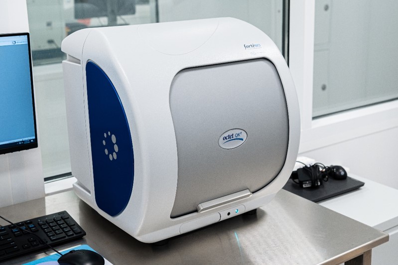 Система анализа межмолекулярных взаимодействий методом BLI Octet Qke